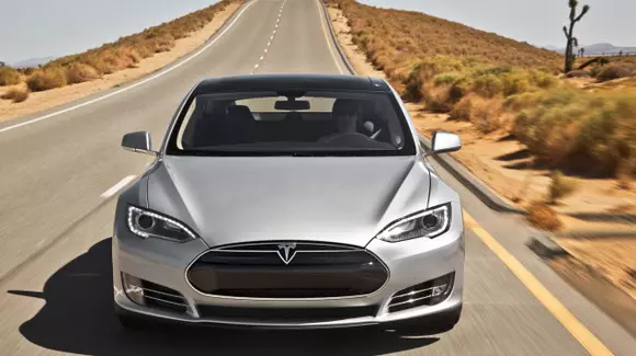 Tesla Model S facelift ar putea debuta săptămâna aceasta. Update: Primele fotografii neoficiale