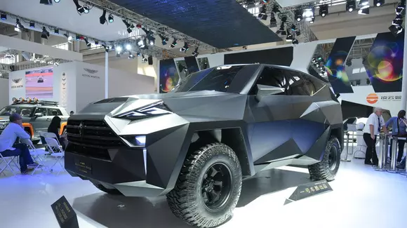 IAT Kalman sau cum transformi un Ford F-450 Super Duty într-un monstru