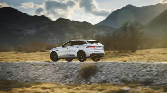 Zvonuri și iar zvonuri. BMW, Ford și Jaguar Land Rover au în plan dezvoltarea unei fabrici de baterii