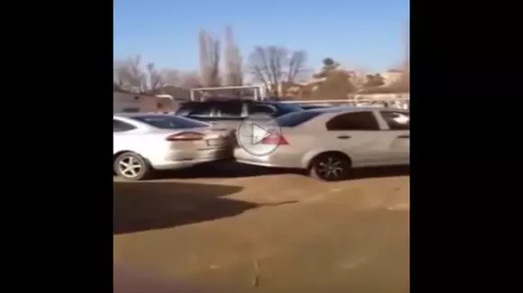 A reușit să avarieze 17 mașini în timp ce parca