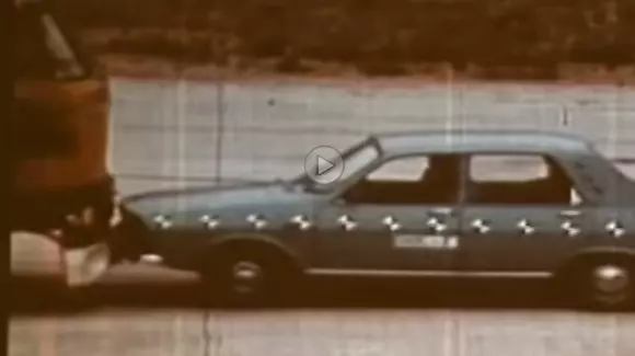 Crash test cu o Dacia 1300