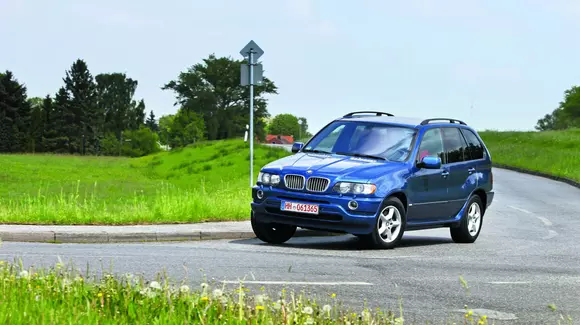 BMW X5 (E53) de la 5.000 de euro: De la trendsetter la azilul de bătrâni
