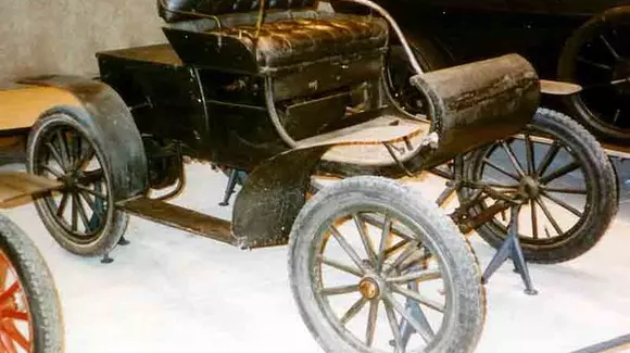 Istorie fără volan. Povestea primului automobil de serie din Statele Unite