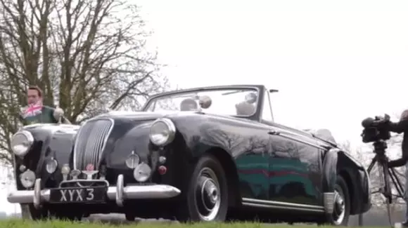 Un automobil al Prințului Philip, vândut pentru 350.000 de lire sterline | VIDEO