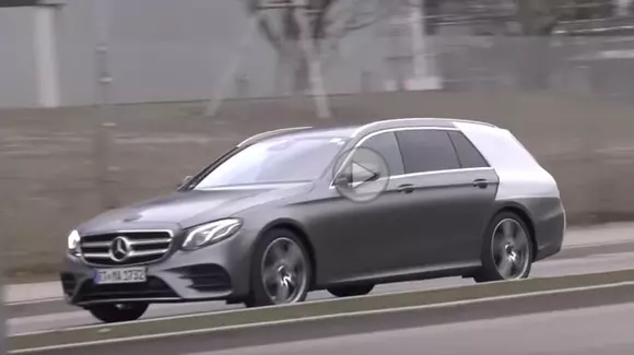Mercedes-Benz Clasa E T-Modell, surprins în teste