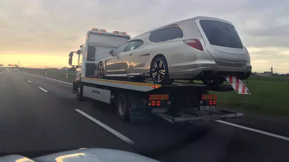 Galerie foto: Porsche Panamera transformat în vehicul funerar