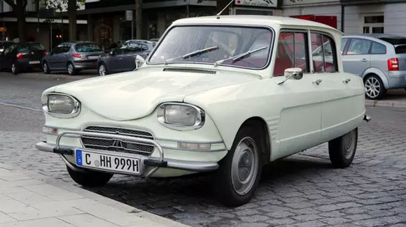 Povestea "ciudatului" Citroen Ami 6, o mașină atipică