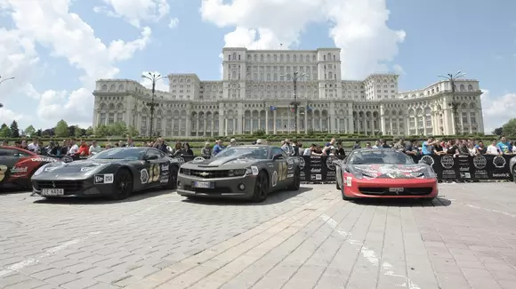 Gumball 3000 - Bucureștenii au putut admira mașini în valoare de 40 de milioane de euro