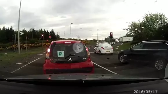 De câte ori poți să omori un motor în aceeași intersecție?
