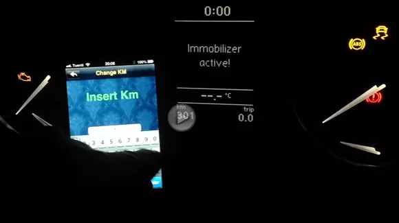 Cum modifică samsarii kilometrajul unei mașini prin intermediul unui telefon inteligent