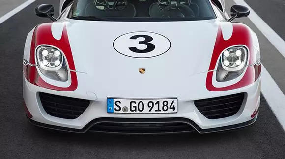 Un Porsche 918 Spyder a fost furat dintr-un showroom din America