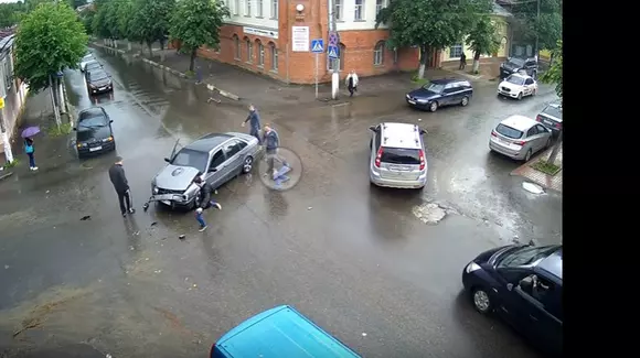 Un accident banal a dus la o bătaie generală