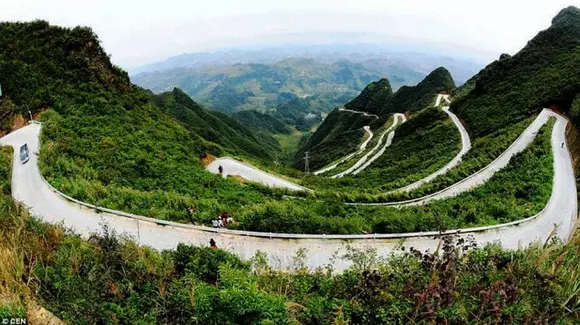 BANC | Trei candidați dau examenul de conducere la școala de șoferi