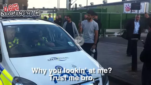 "Încălțămintea mea valorează mai mult decât salariul tău", un băiat de bani gata către un polițist