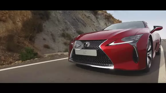 Reclamă impresionantă pentru noul Lexus LC500