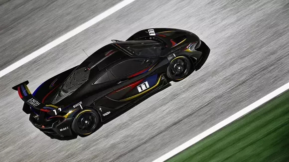 Omagiu pentru James Hunt - McLaren P1 GTR