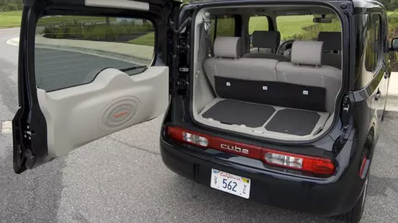 5 mașini cu spatele "din topor"