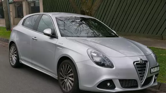 7 mașini cu nume de femeie