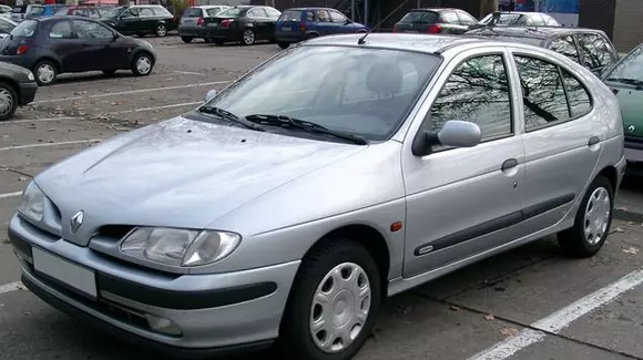 Îți mai aduci aminte cum arăta primul Renault Megane?