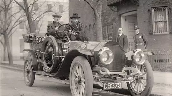 Povestea primului președinte care a folosit mașina într-o campanie electorală | VIDEO