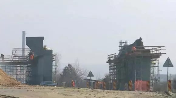 Doar 15 km de autostrada se inaugurează în 2016. Dacă avem noroc!