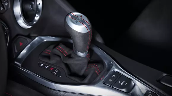 Chevrolet Camaro și Ford Mustang vor utiliza aceeași transmisie cu 10 rapoarte