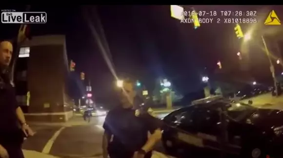 Un american în căutare de Pokemoni a intrat cu mașina în cea a poliției | VIDEO