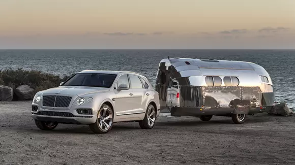 Premierele Bentley din cadrul Concursului de Eleganță de la Pebble Beach