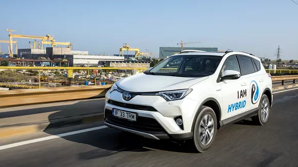 Aventura Toyota: spre Mamaia cu Toyota RAV4 Hybrid