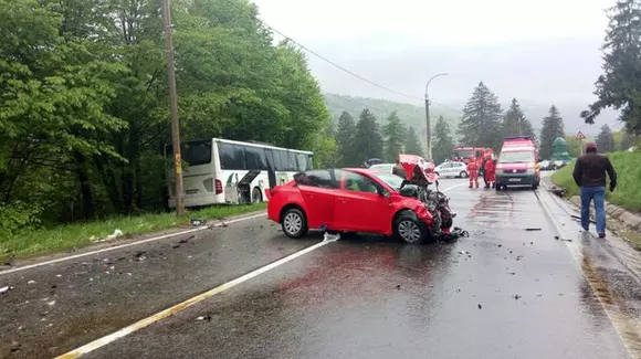 Ești tânăr? Sunt șanse mai mari să faci accident vara. Câți tineri europeni au murit în ultimii ani în accidente de mașină