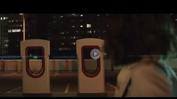 BMW atacă Tesla Model 3 în cele mai noi spoturi dedicate lui 330e