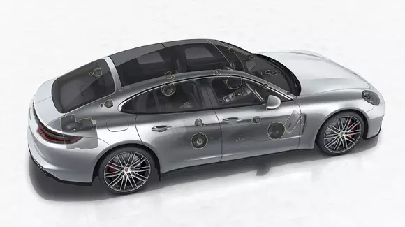Porsche Panamera poate fi garnisit cu un sistem audio semnat de Burmester