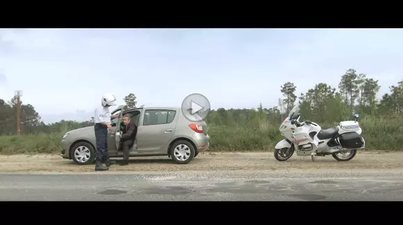 Polițiștii francezi iubesc Dacia Sandero