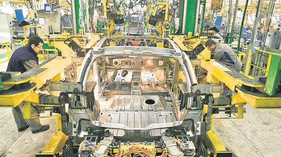 Secretul a fost dezvăluit: cât costă, de fapt, o Dacie la poarta fabricii?