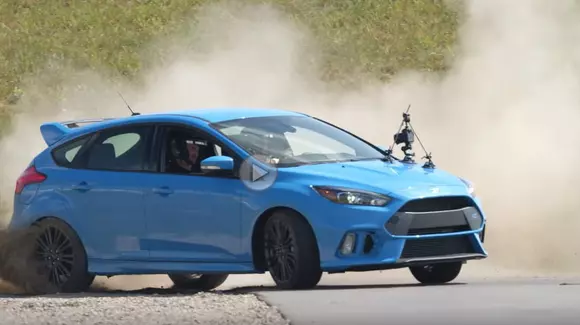 Bunicii știu să facă drifturi cu noul Ford Focus RS
