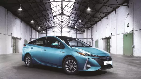 LIVE Paris 2016 - Toyota Prius Plug-in Hybrid, 50 km autonomie electrică