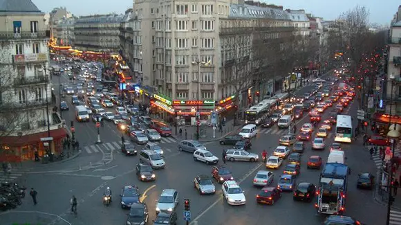 Planuri ambițioase: mașinile cu motoare convenționale interzise în Paris