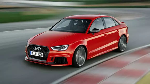 Audi RS3 Sedan a debutat la Paris cu 400 CP sub capotă