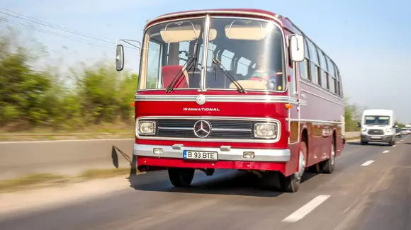 Un film pentru nostalgicii excursiilor ONT: Povestea unui autocar Mercedes-Benz IranNational O302 (VIDEO)