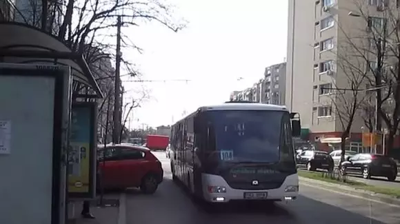 BANC | Bulă în autobuz