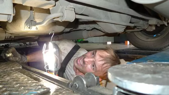 Cele mai amuzante denumiri de firme auto din România