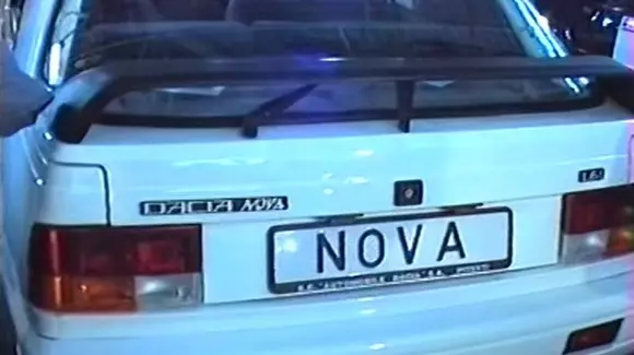 Pentru nostalgici! Cum arătau mașinile de la Salonul Auto Bucuresti în 1995 | VIDEO