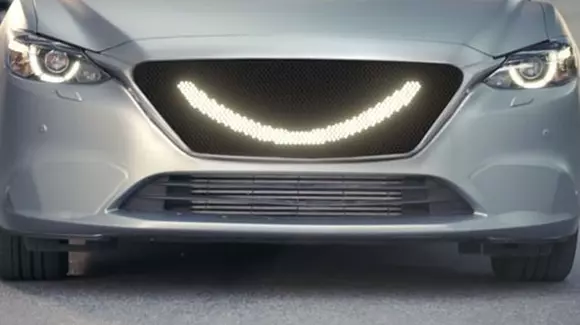 Așa arată mașina care zâmbește pietonilor | VIDEO