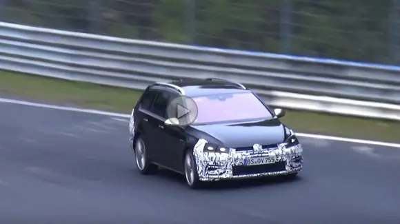 Spion: Volkswagen Golf R Variant facelift lucrează din greu pe Nurburgring