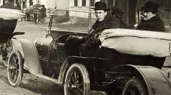 Ce mașini conduceau "șmecherii" de București în anul 1913!