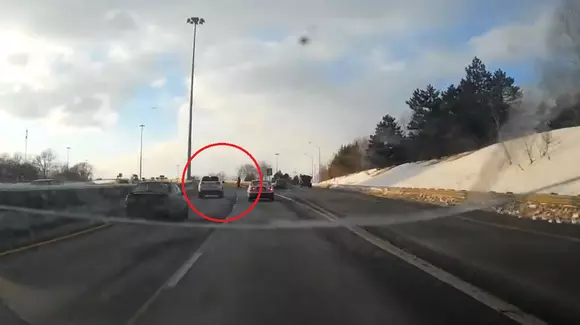 Un polițist a cauzat un accident de circulație! A procedat normal omul legii? | VIDEO