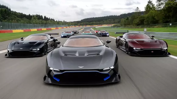 Superofertă - Aston Martin mai are de vânzare un exemplar din supercarul Vulcan