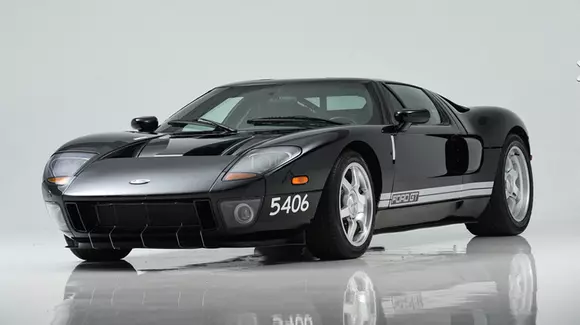 Pregătiți banii: Un prototip Ford GT va fi scos la licitație