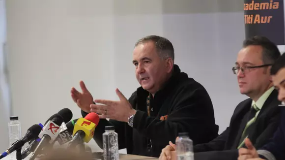 Soluția pentru ca tinerii să fie mai prudenți la volan: instructorii vor învăța reguli de conducere defensivă