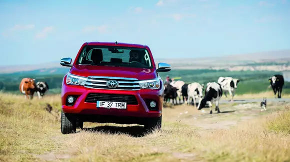 Toyota Hilux 2.4 D4-D - O unealtă legendară